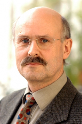 Professor Dr. Nikolaus Becker