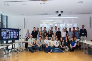 Group Picture with 26 on-site participants and 23 online partisipants