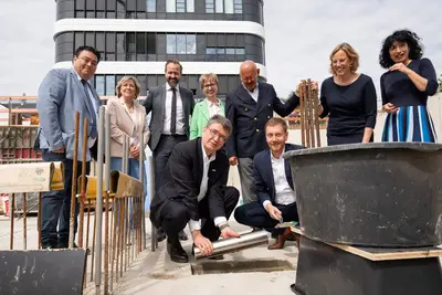 Laying_the_foundation_stone_for_new_building_DKFZ_location_Dresden