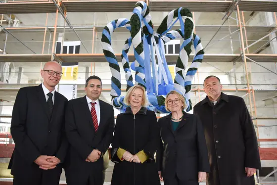 Prof. Heinz-Peter Schlemmer, Prof. Michael Boutros, Prof. Johanna Wanka, Theresia Bauer, Prof. Josef Puchta (v.l.n.r.)