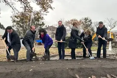 Groundbreaking_for_the_new_building_for DKFZ_site_Dresden