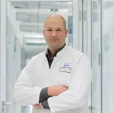 Portrait von Dr. Timo Kehl, Leiter der Biologischen Sicherheit am DKFZ